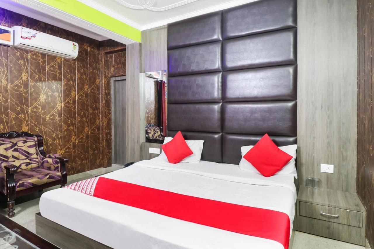Oyo 6908 Hotel Royal City Azamgarh Room photo
